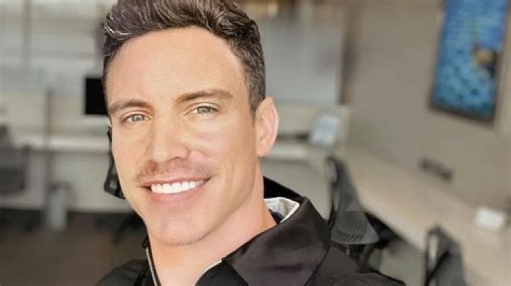 Model Jeff Thomas Net Worth, Age, Height
