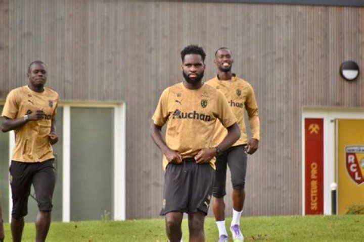 Odsonne Edouard’s Girlfriend: Who is Odsonne Edouard Dating?