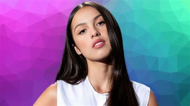 Olivia Rodrigo Height: How Tall Is Olivia Rodrigo?