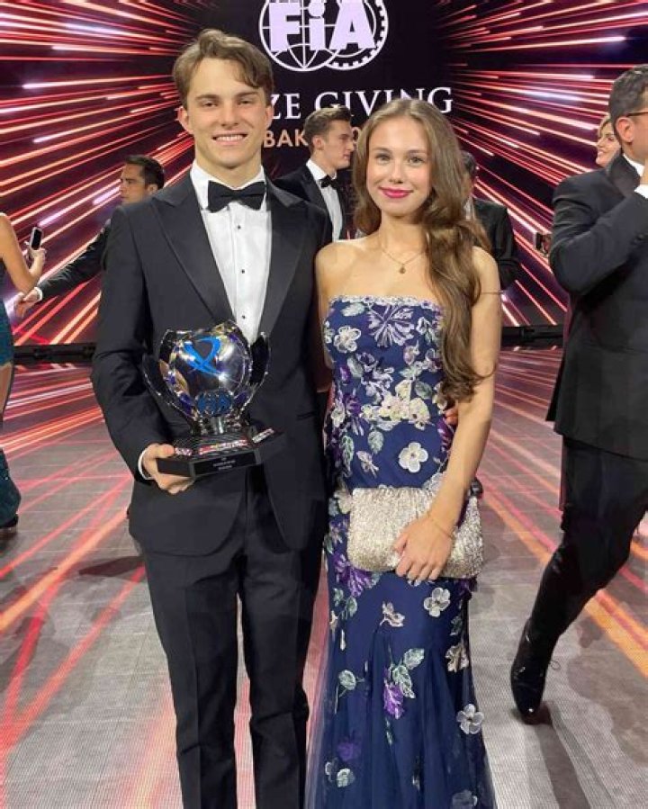 Óscar Dautt’s Girlfriend: Who is Óscar Dautt Dating?