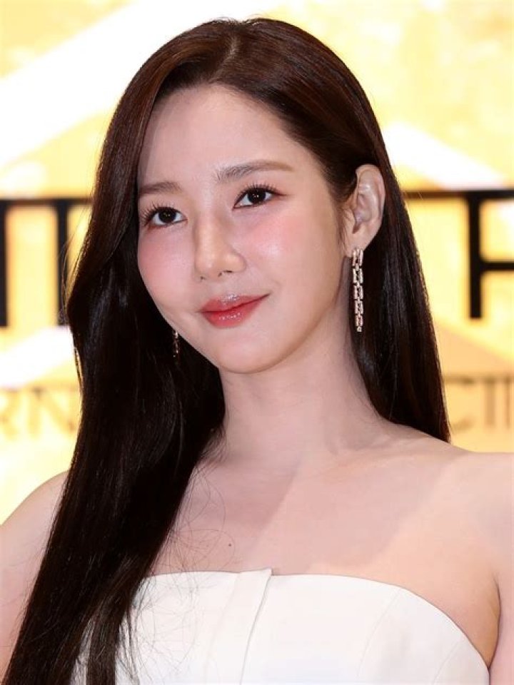 Park Min Young Wiki: What’s Her Ethnicity And Religion? Family And Net Worth