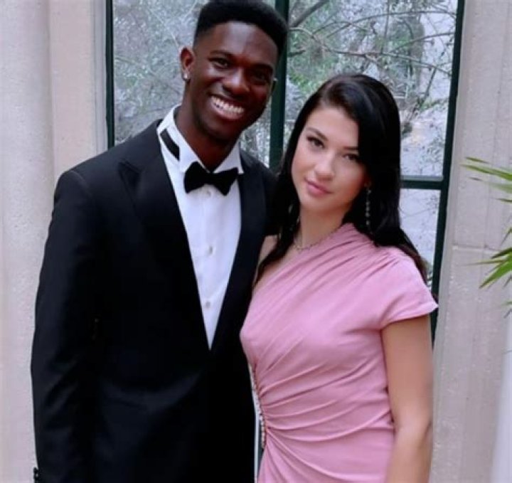 Phoebe Gates- Wiki, Age, Ethnicity, Boyfriend, Height, Net Worth, Career