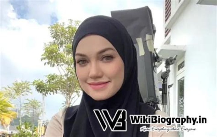 Puteri Sarah Bio, Age, Parents, Husband, Children, Net Worth