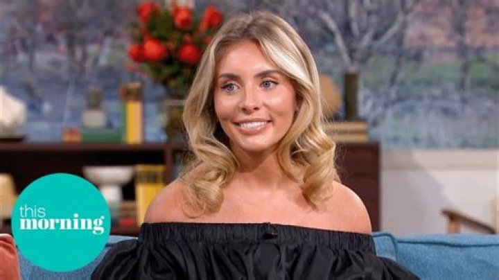 Rebekka Blue- Net Worth, Bio, Age, Boyfriend, Height, Instagram, Career