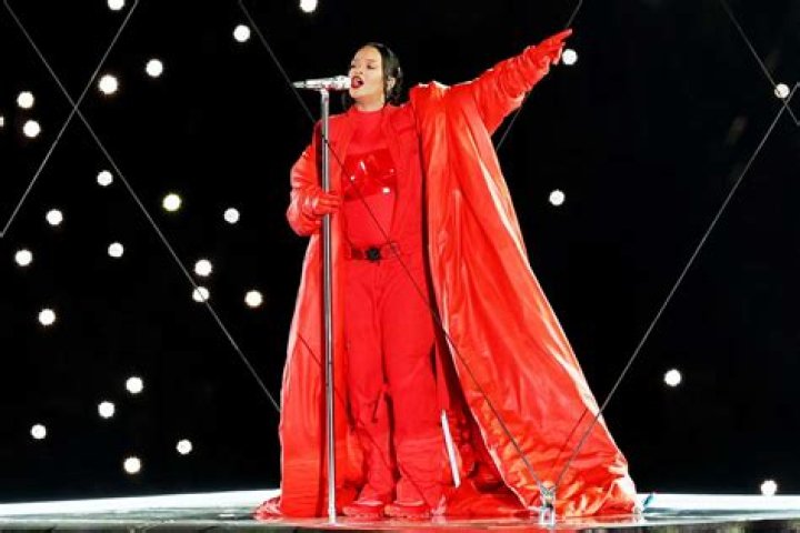 Rihanna wants Drake to Join her on Tour!