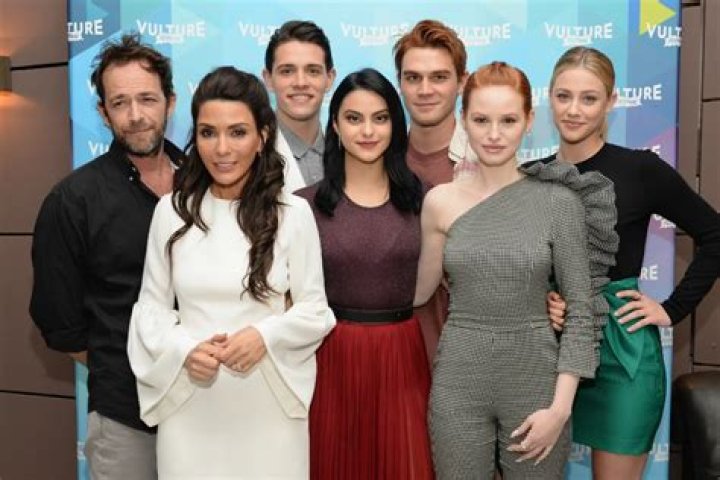 Riverdale season 4 premiere pays tribute to Luke Perry