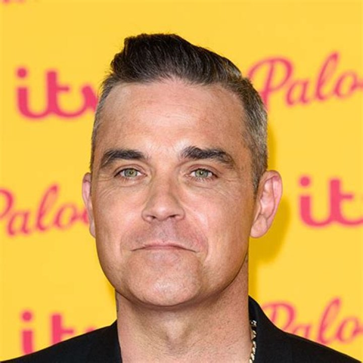 Robbie Williams Bio, Age, Net worth, Children, Parents, Wife