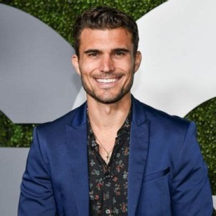 Robby Stahl- Wiki, Age, Height, Net Worth, Girlfriend, Ethnicity