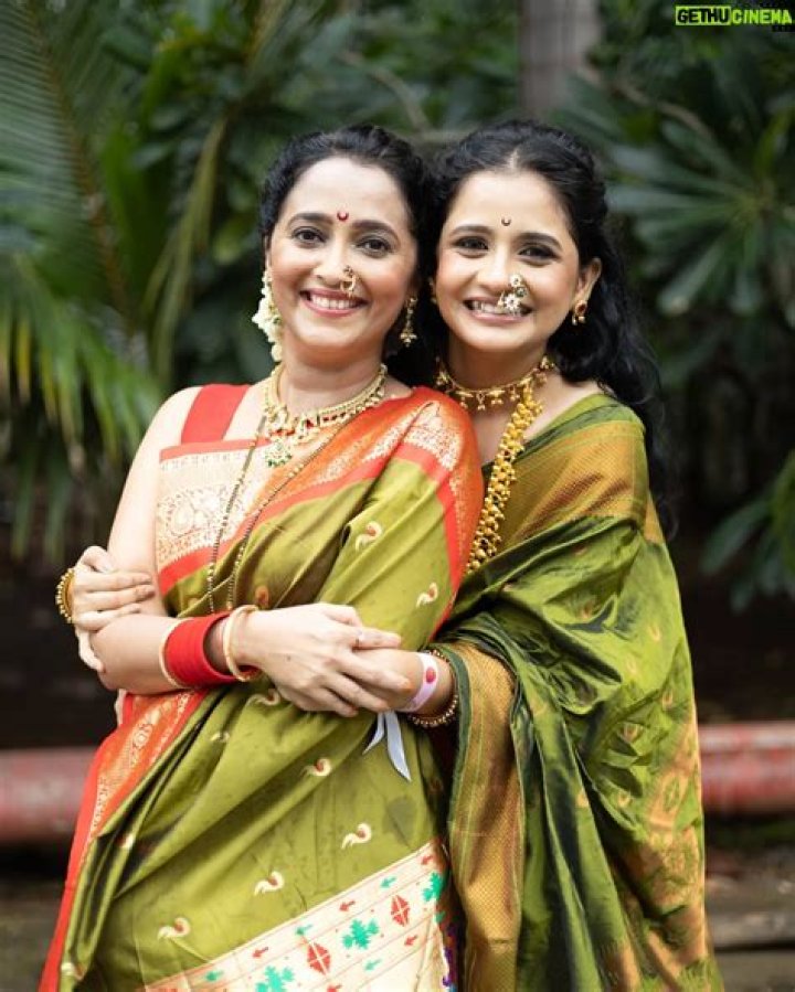 Rujuta Deshmukh’s Boyfriend: Who is Rujuta Deshmukh Dating?