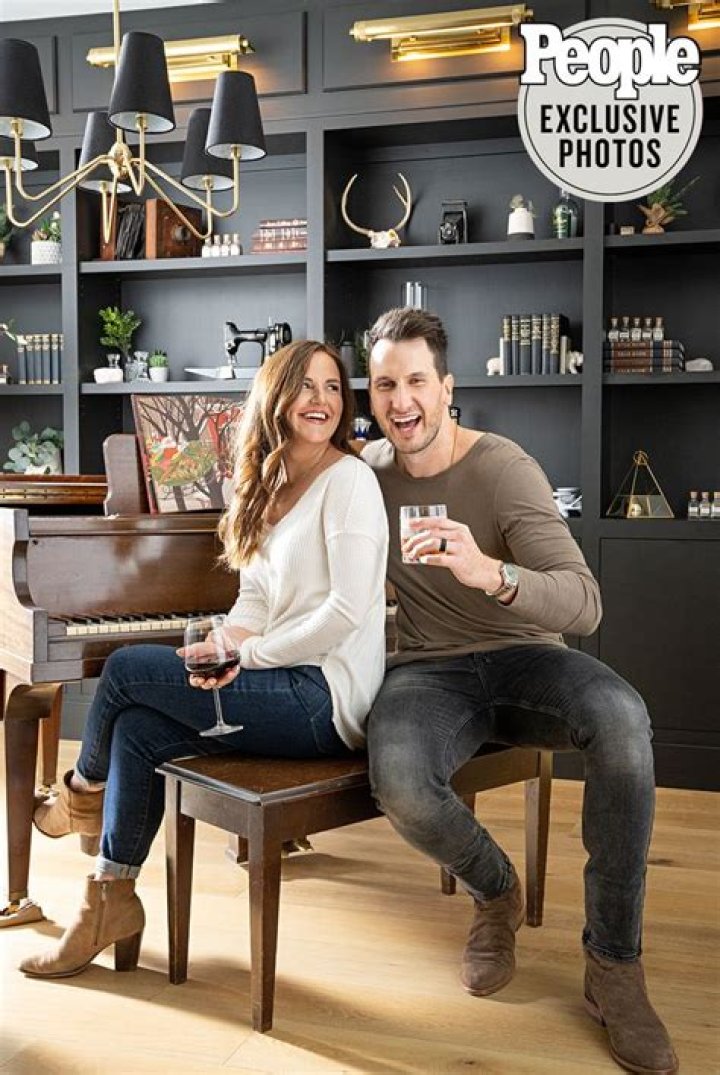 Russell Dickerson’s Wife: Who is Russell Dickerson Dating?
