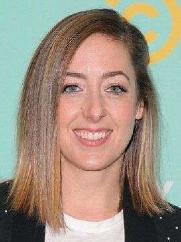 Sarah Schneider Net Worth 2024, Age, Height, Bio, Birthday, Wiki!