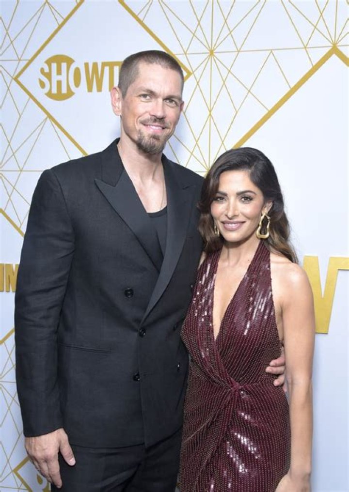 Sarah Shahi’s Husband: Who is Sarah Shahi Dating?