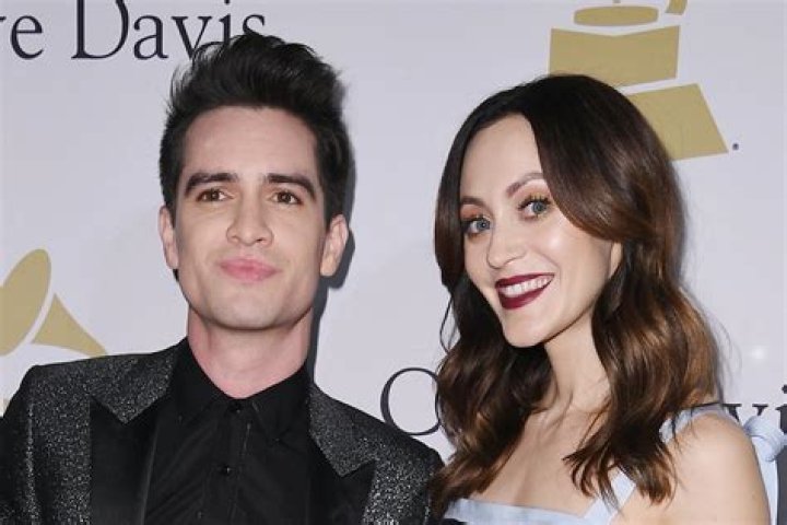 Sarah Urie’s Boyfriend: Who is Sarah Urie Dating?