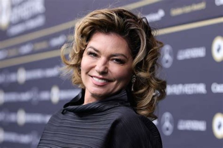 Shania Twain to Perform at CMA Awards