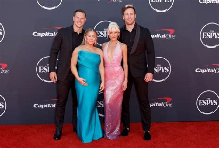 Shawn Johnson East- Age, Height, Net Worth, Husband, Career, Nationality