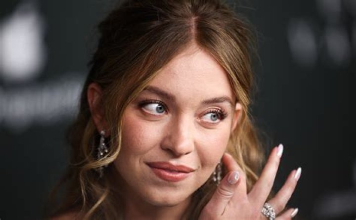 Sydney Sweeney Net worth, Age, Bio, Husband, Parents, Siblings