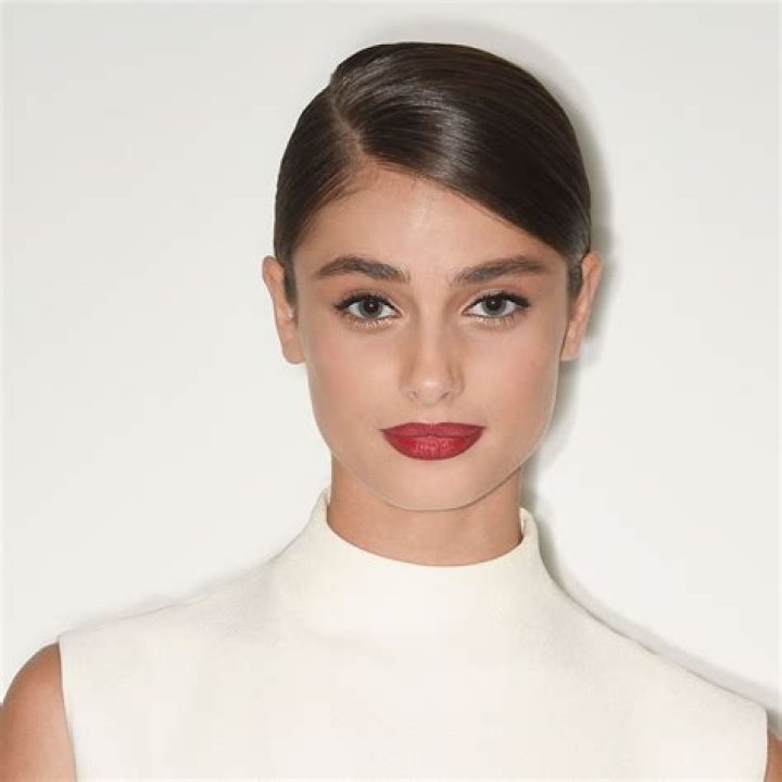 Taylor Hill Net Worth: How much is Taylor Hill Worth?