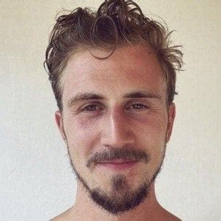 Thomas Brag Net Worth, Age, Height, Bio, Birthday, Wiki!