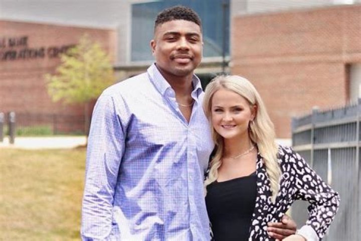 Treylon Burks Age, Height, Bio, Parents, Wife, Net Worth
