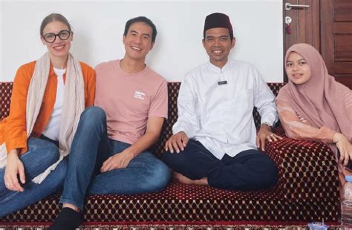 Ustadz Abdul Somad’s Girlfriend: Who is Ustadz Abdul Somad Dating?