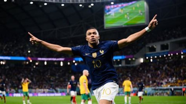 What is Kylian Mbappé’s Net Worth: Biography, Net Worth & More