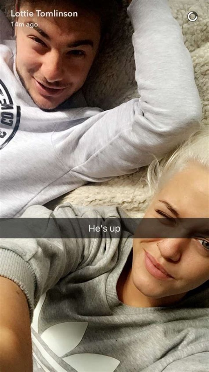 What is Lottie Tomlinson's Snapchat?