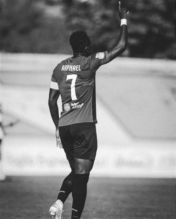 What is Raphael Dwamena’s Net Worth?