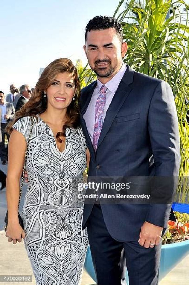 Who is Adrián González’s Wife: Meet Betsy Gonzalez