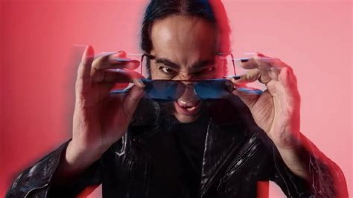 Who is Daron Malakian Dating – Daron Malakian's Girlfriend & Exes