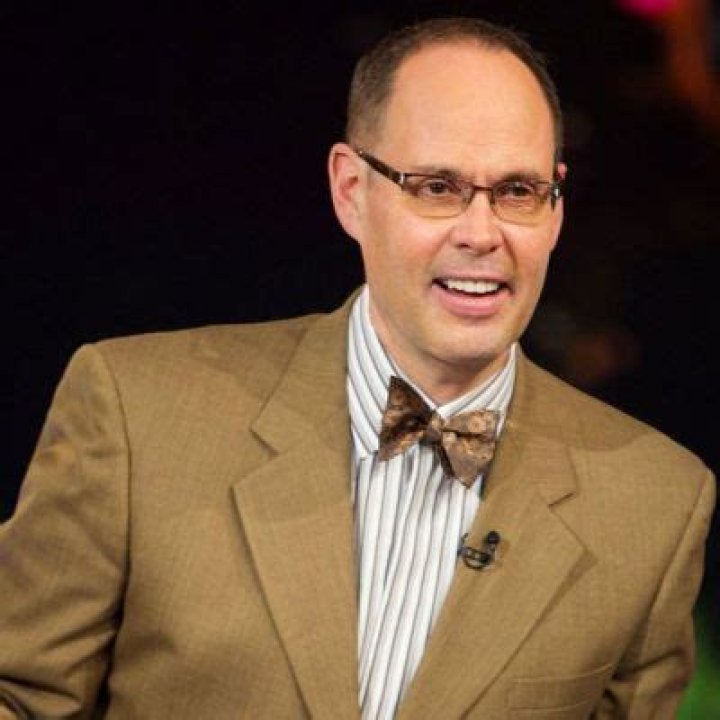 Who Is Ernie Johnson? Wiki, Age, Height, Wife, Net Worth, Ethnicity
