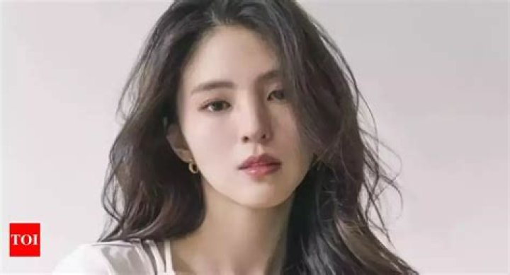 Who Is Han So-hee?, Age, Height, Films, Awards, Family, Net Worth
