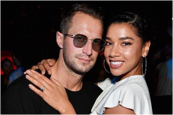 Who Is Hannah Bronfman? Wiki, Age, Height, Net Worth, Husband, Marriage