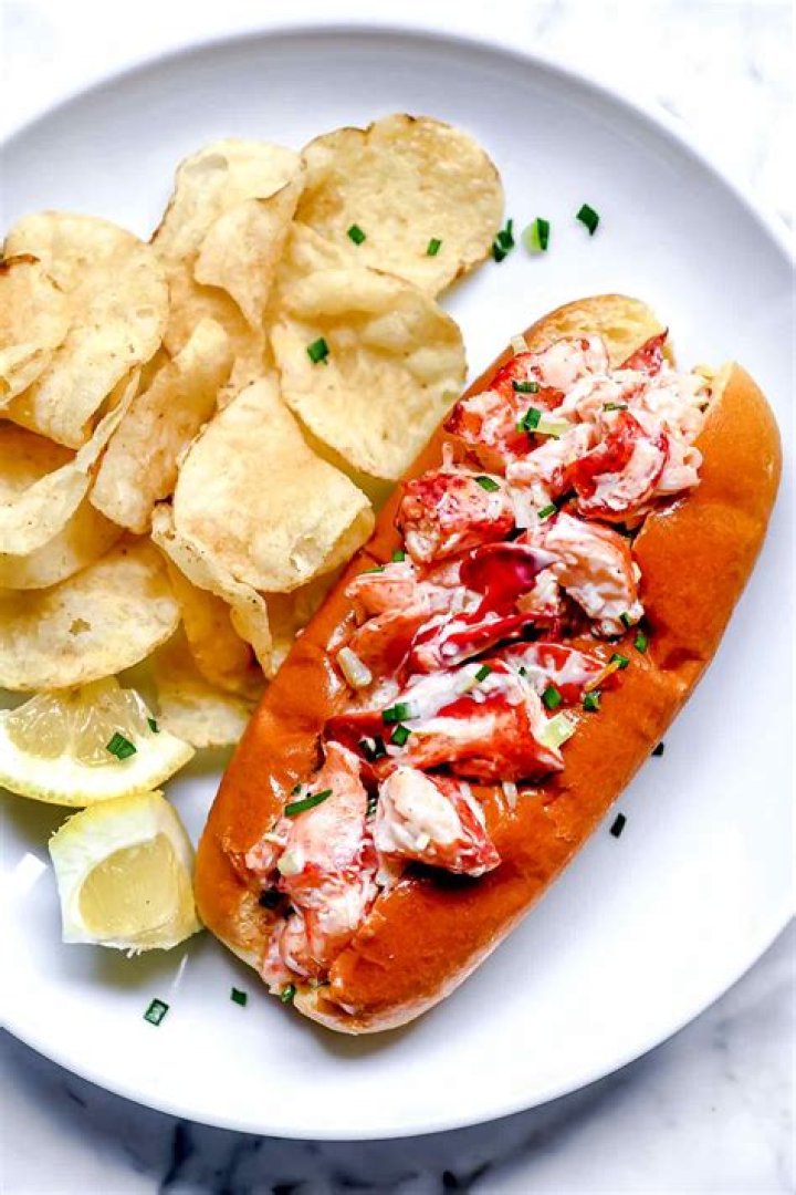 Who Is Lobster Roll Karen-Is She Identified? Her Real Name Age And