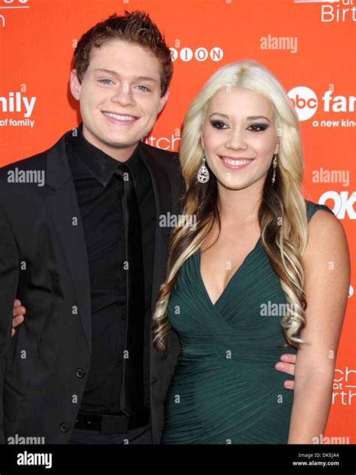 Who is Sean Berdy Dating – Sean Berdy's Girlfriend & Exes