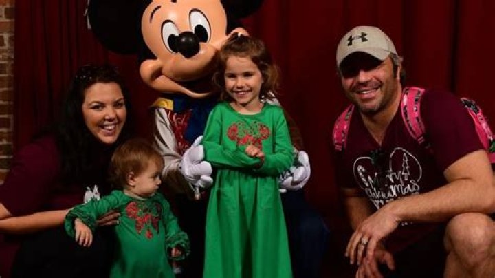 Who is Toby Keith Adoptive Daughter? Biography, Age, Husband, and Net worth