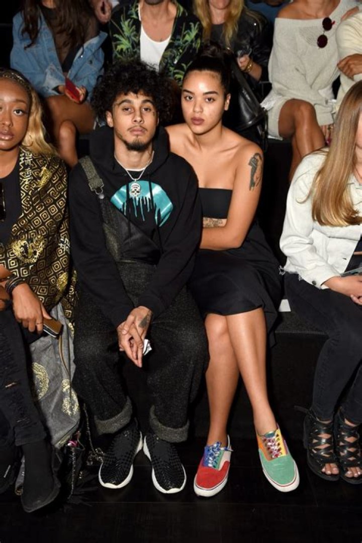 Wifisfuneral’s Girlfriend: Who is Wifisfuneral Dating?